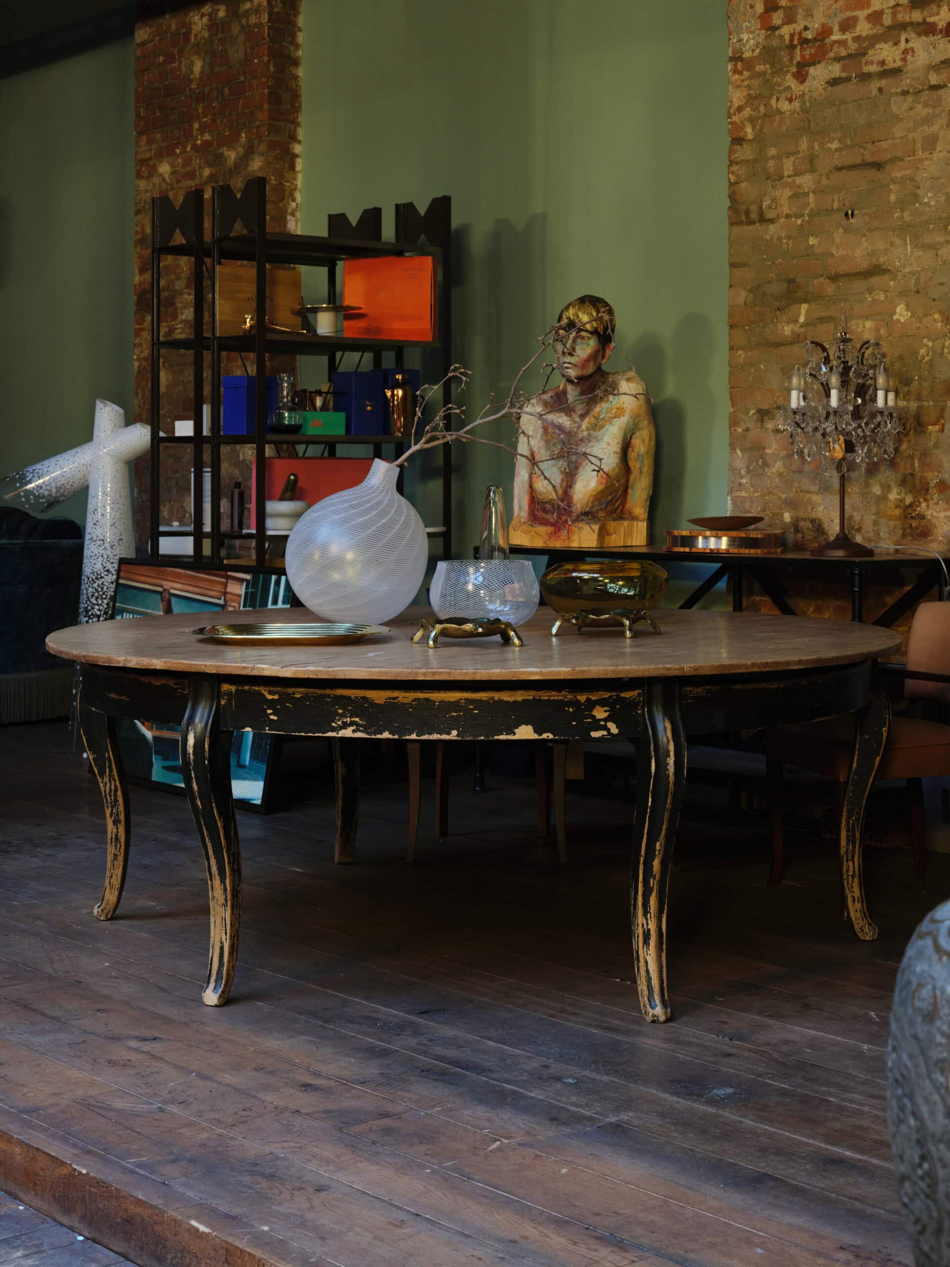 RALPH LAUREN HOME,  Tisch Circular Dining