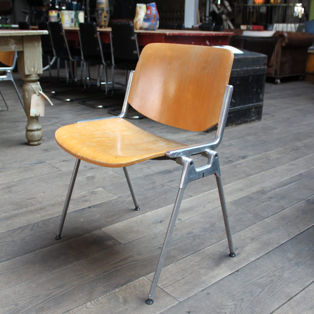 VINTAGE, Stapelstuhl Holz